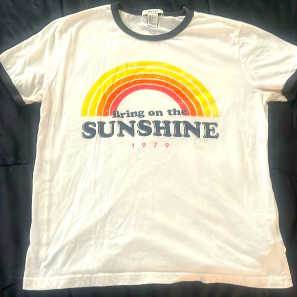 Forever 21 Tops - Forever 21 Bring on the Sunshine graphic tee ✨ - Only $6!